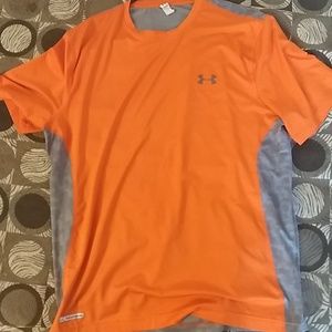 Under Armour heat gear  XL shirt.